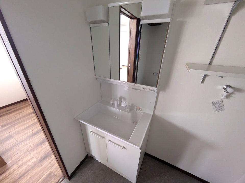 シャワー付洗面化粧台