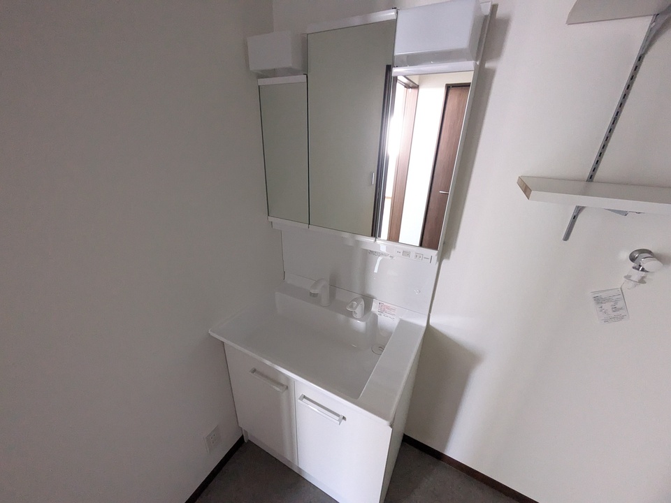 シャワー付洗面化粧台