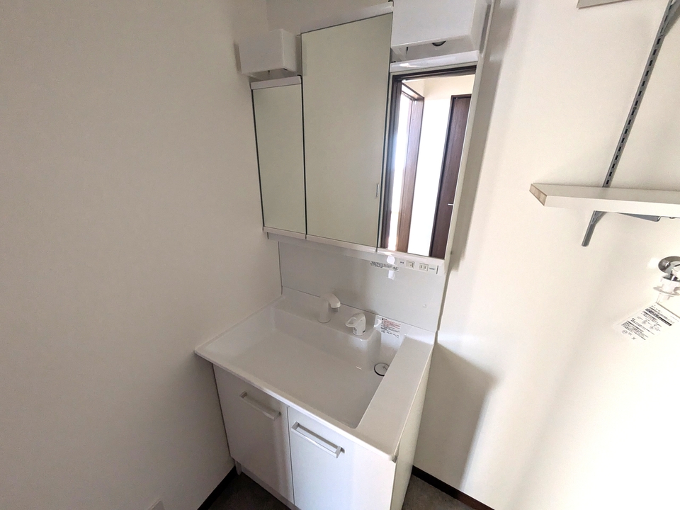 シャワー付洗面化粧台