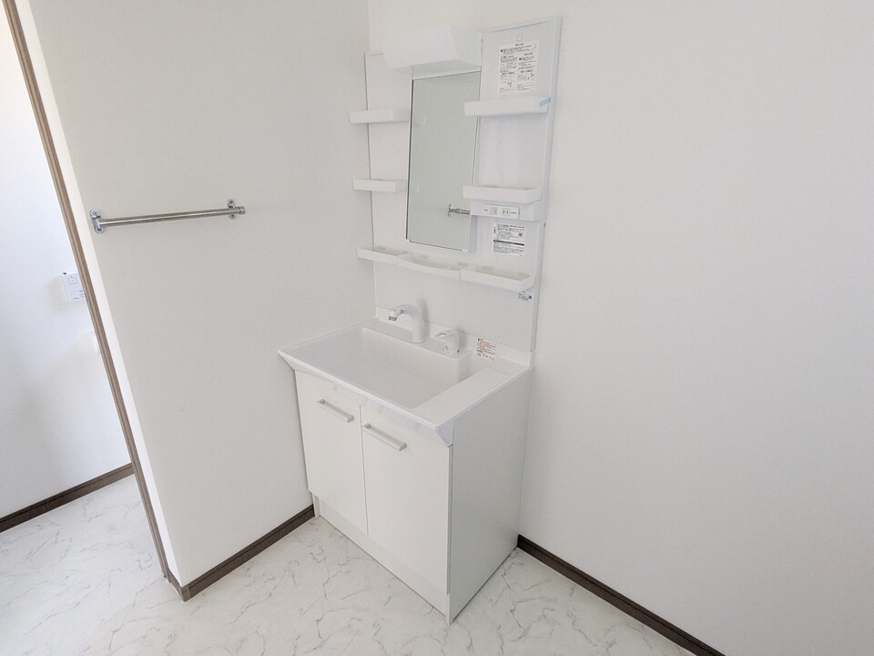 シャワー付洗面化粧台