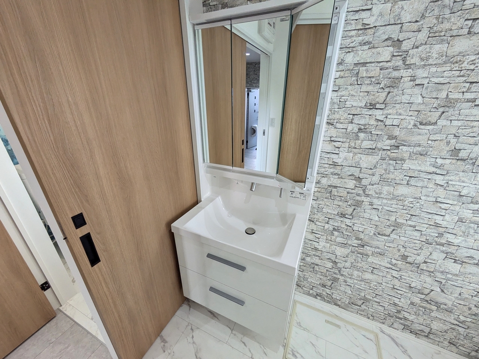 シャワー付洗面化粧台