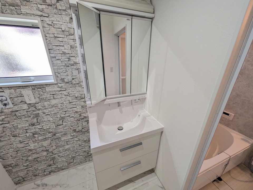 シャワー付洗面化粧台