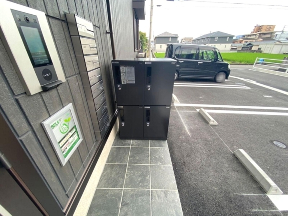 宅配ボックス