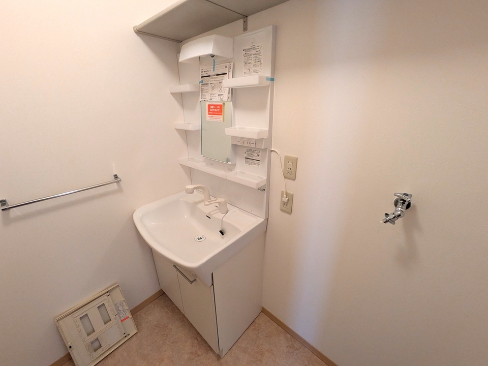 シャワー付洗面化粧台