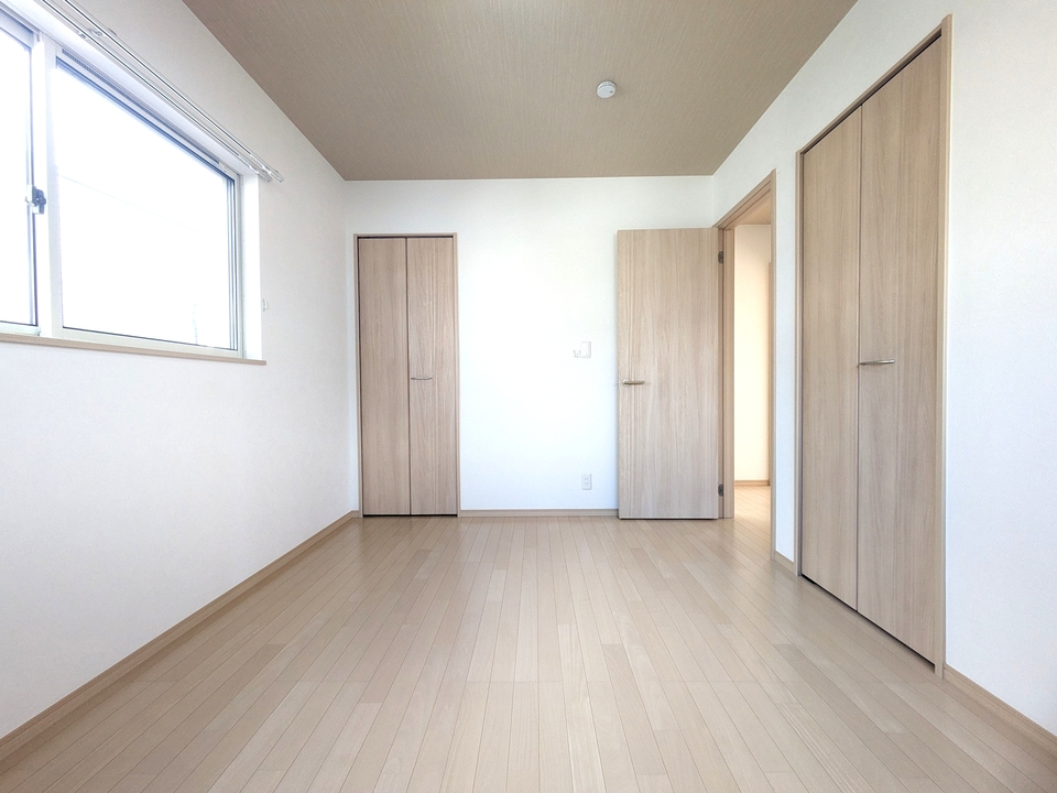 洋室6帖（北東側）