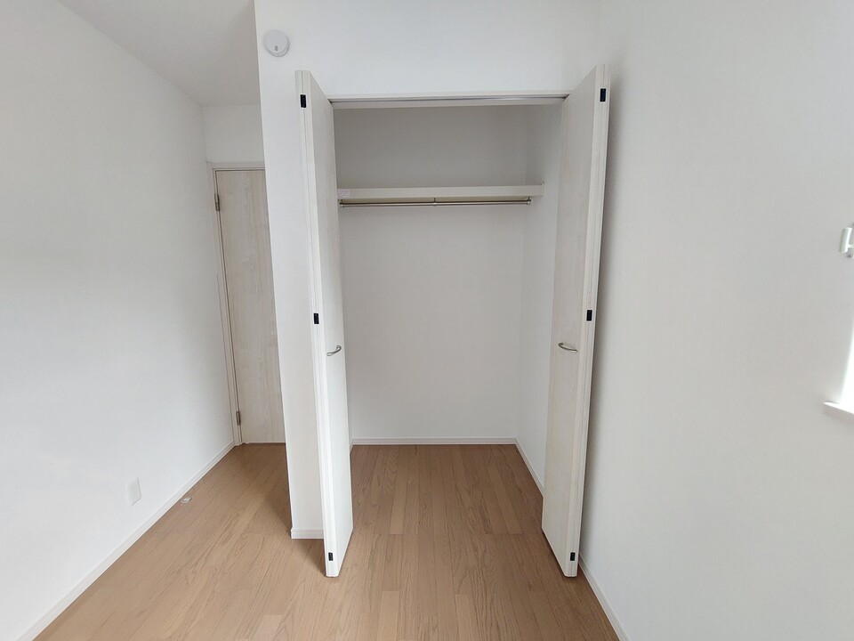 クローゼット（洋室5.5帖南側）