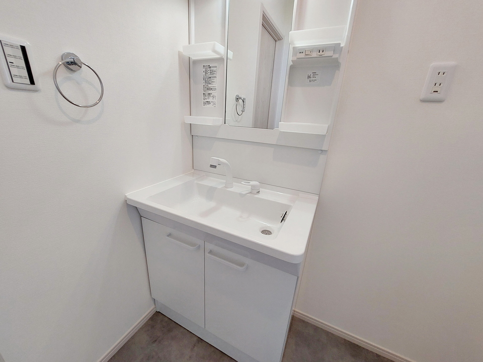 シャワー付洗面化粧台