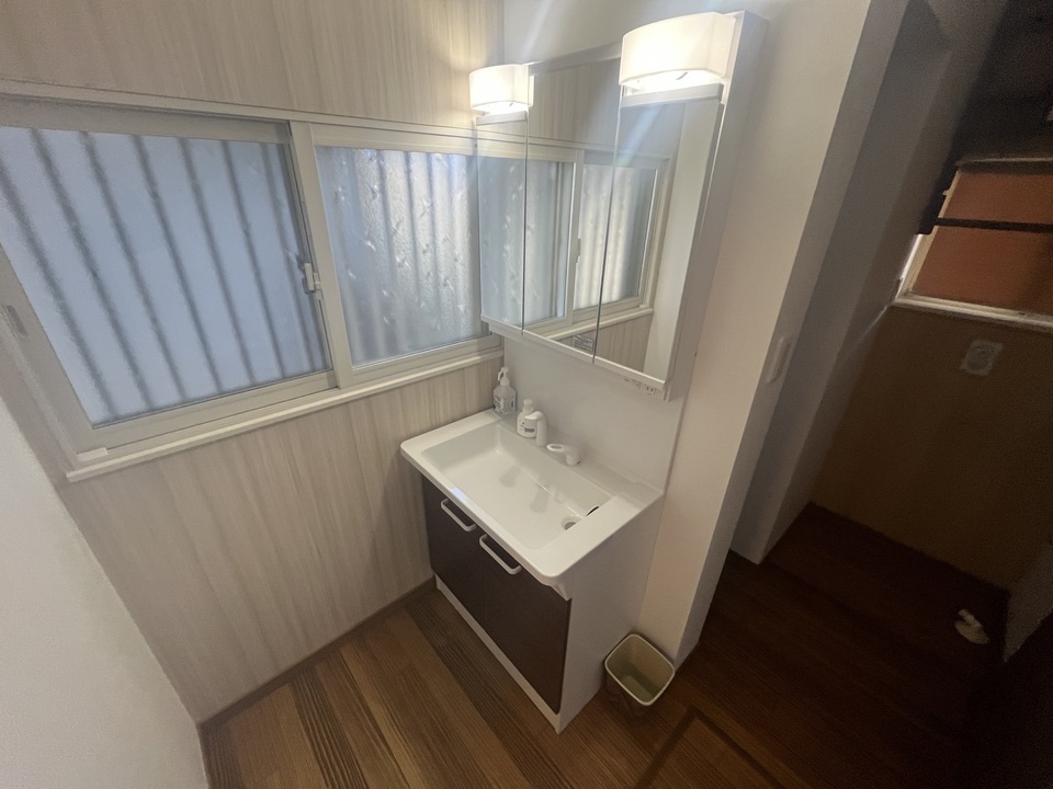 シャワー付洗面化粧台